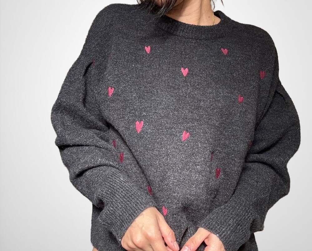 RW&CO. Sweater Size M Black Red Hearts Pullover